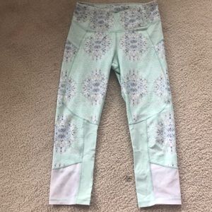 calia by carrie underwood cropped leggings